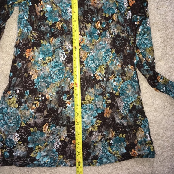 Floral Lace Top, Size M/L - Picture 6 of 8